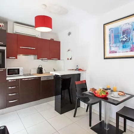 L18 Parking Terrace Ac 10mins Walk To Beaches Apartmán Nice