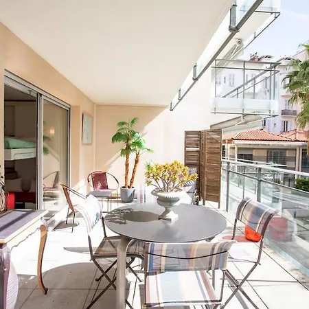 L18 Parking Terrace Ac 10mins Walk To Beaches Apartment