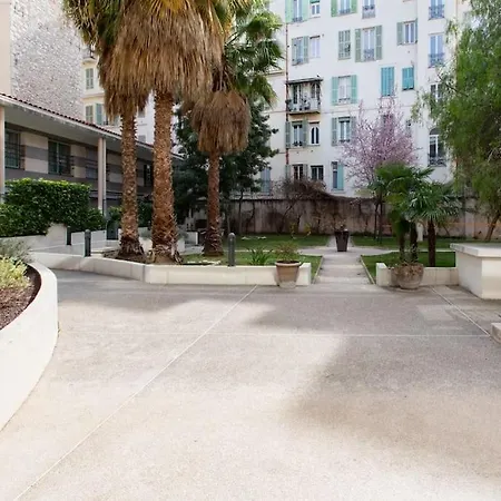 L18 Parking Terrace Ac 10mins Walk To Beaches *