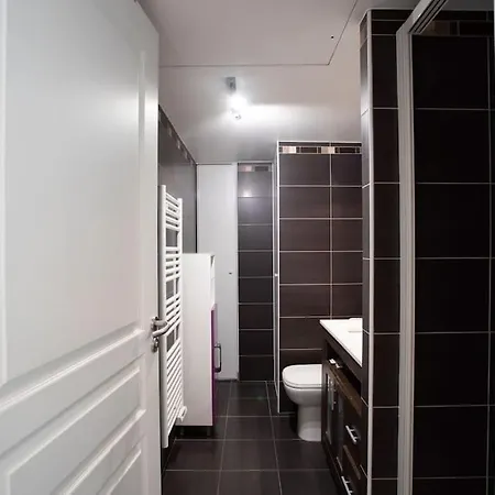 L18 Parking Terrace Ac 10mins Walk To Beaches * Nice